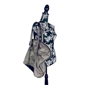 Victorias Secret black/gold sparkle glitter full zip duffel tote size large